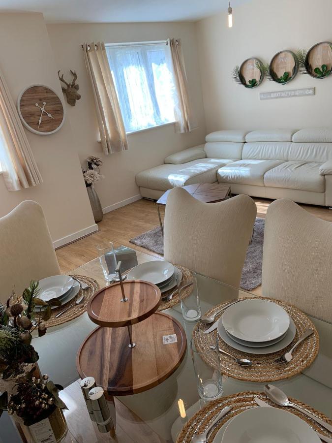 Modern Flat Apartment Watford  Ngoại thất bức ảnh