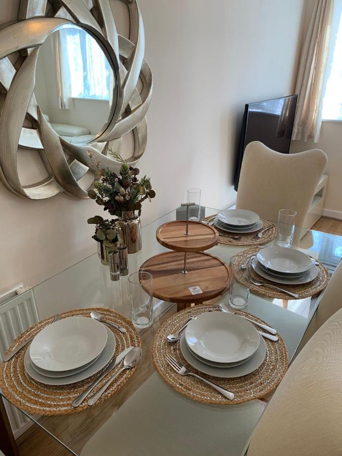 Modern Flat Apartment Watford  Ngoại thất bức ảnh