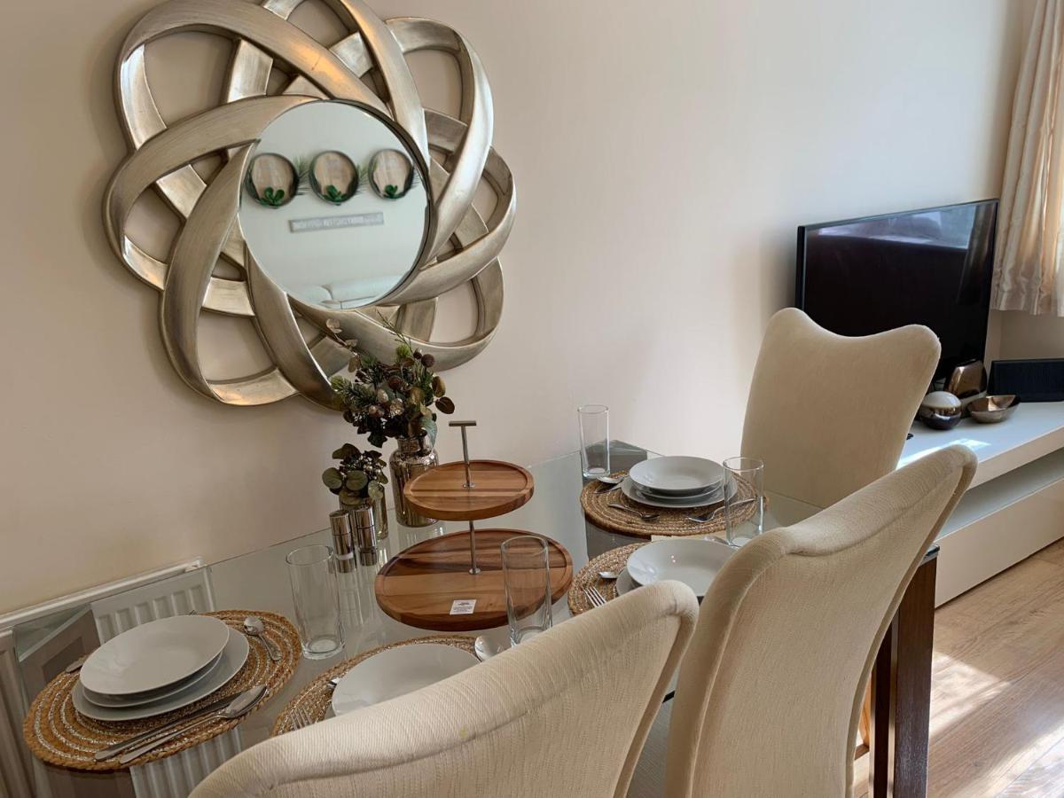Modern Flat Apartment Watford  Ngoại thất bức ảnh