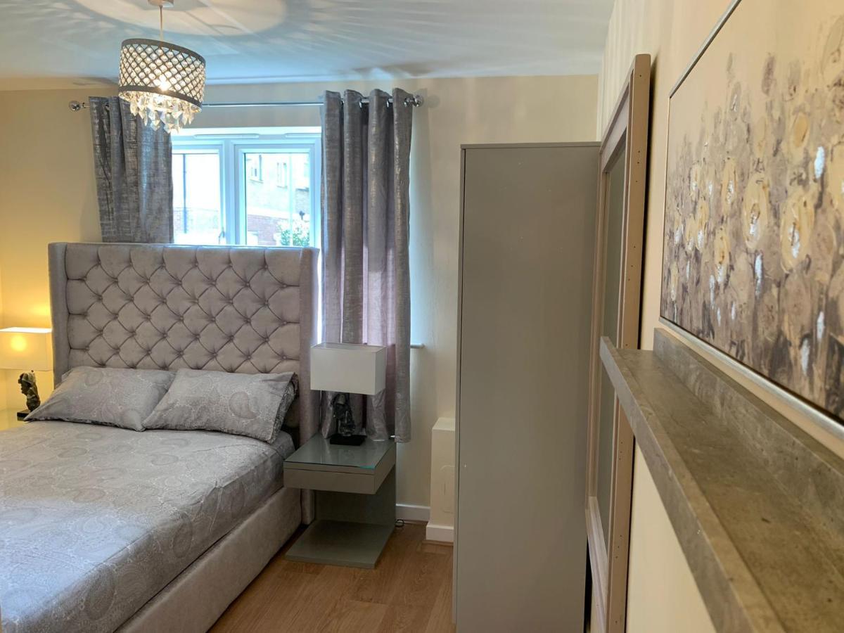 Modern Flat Apartment Watford  Ngoại thất bức ảnh