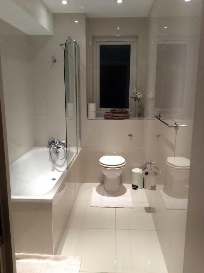 Modern Flat Apartment Watford  Ngoại thất bức ảnh