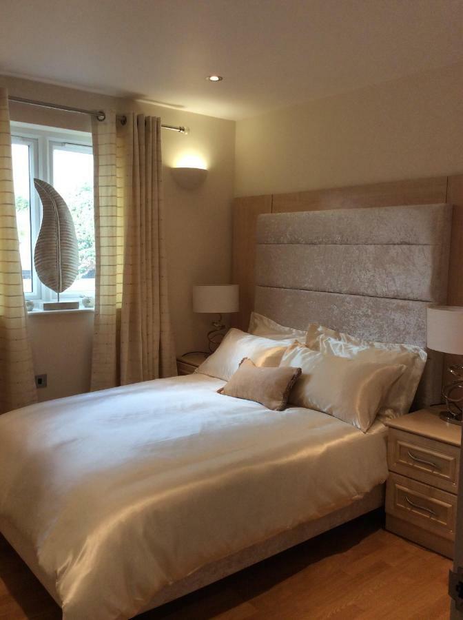 Modern Flat Apartment Watford  Ngoại thất bức ảnh