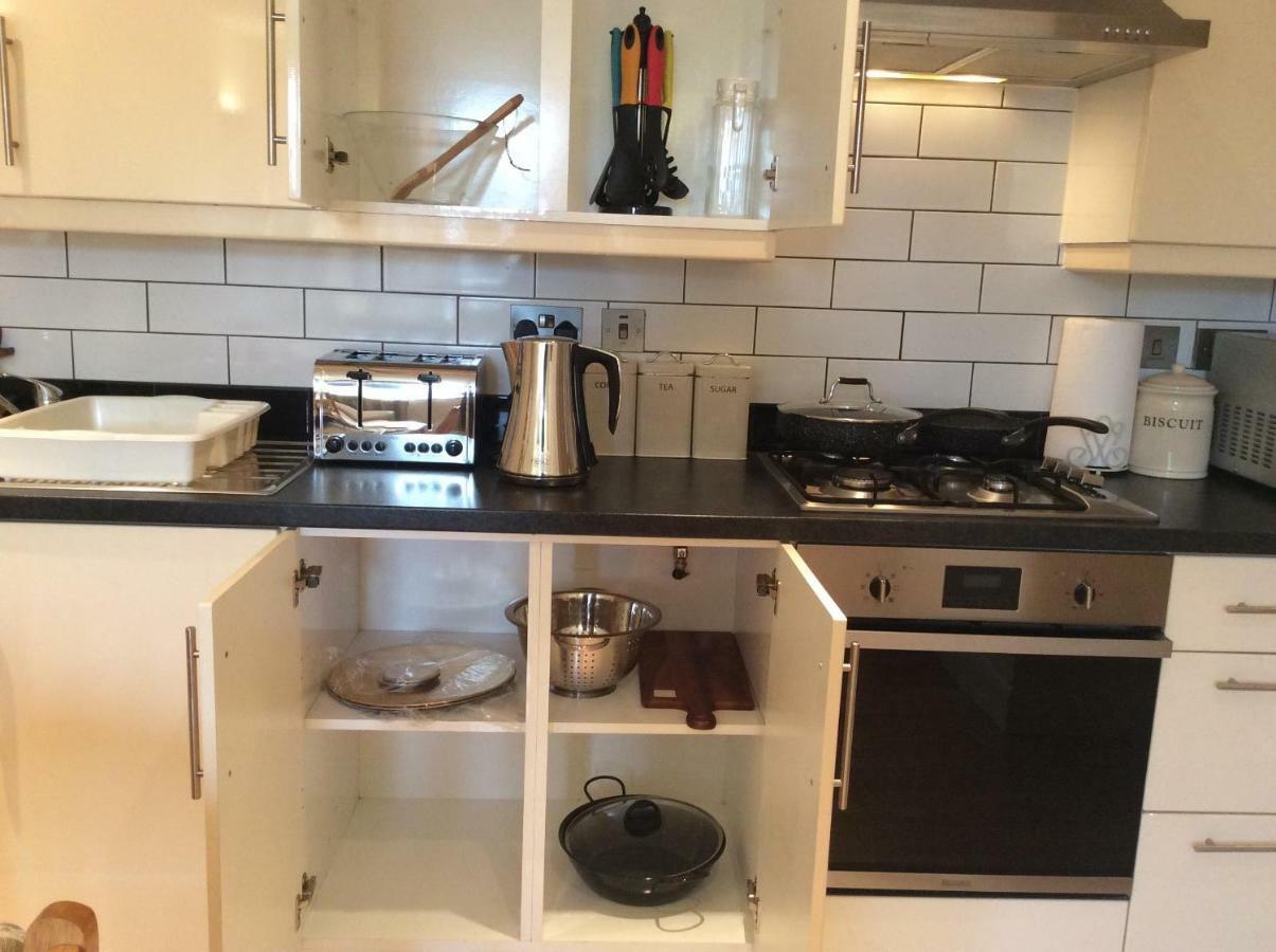 Modern Flat Apartment Watford  Ngoại thất bức ảnh